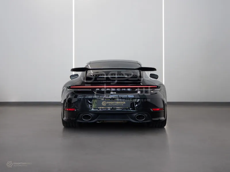 2025 بورش 911 كاريرا