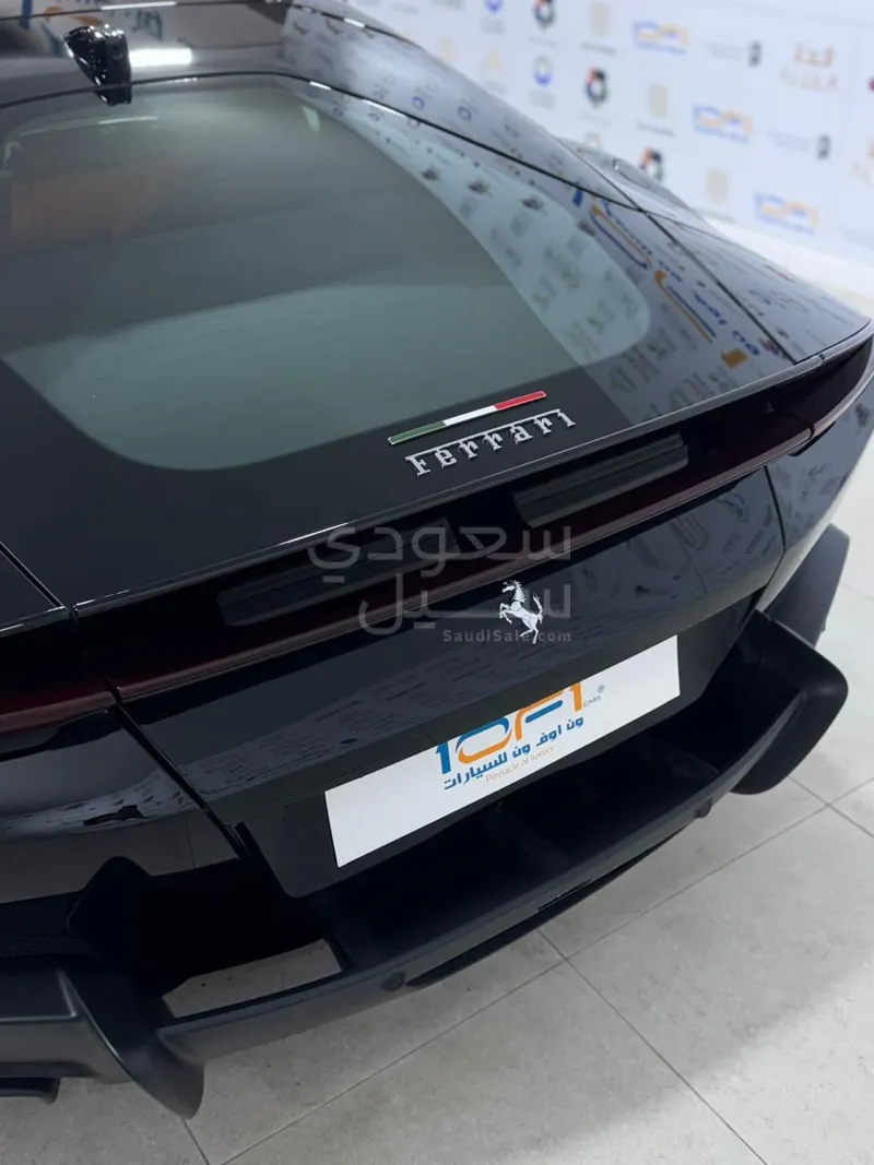 2025 فيراري 12 سيليندر