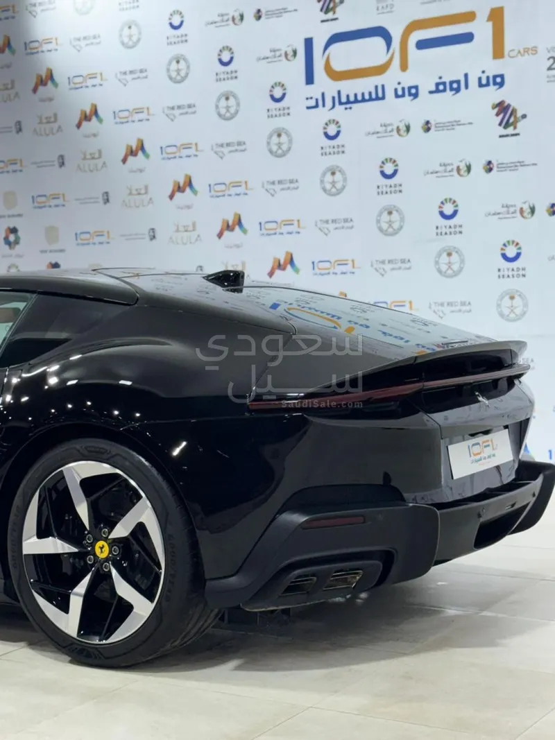2025 فيراري 12 سيليندر