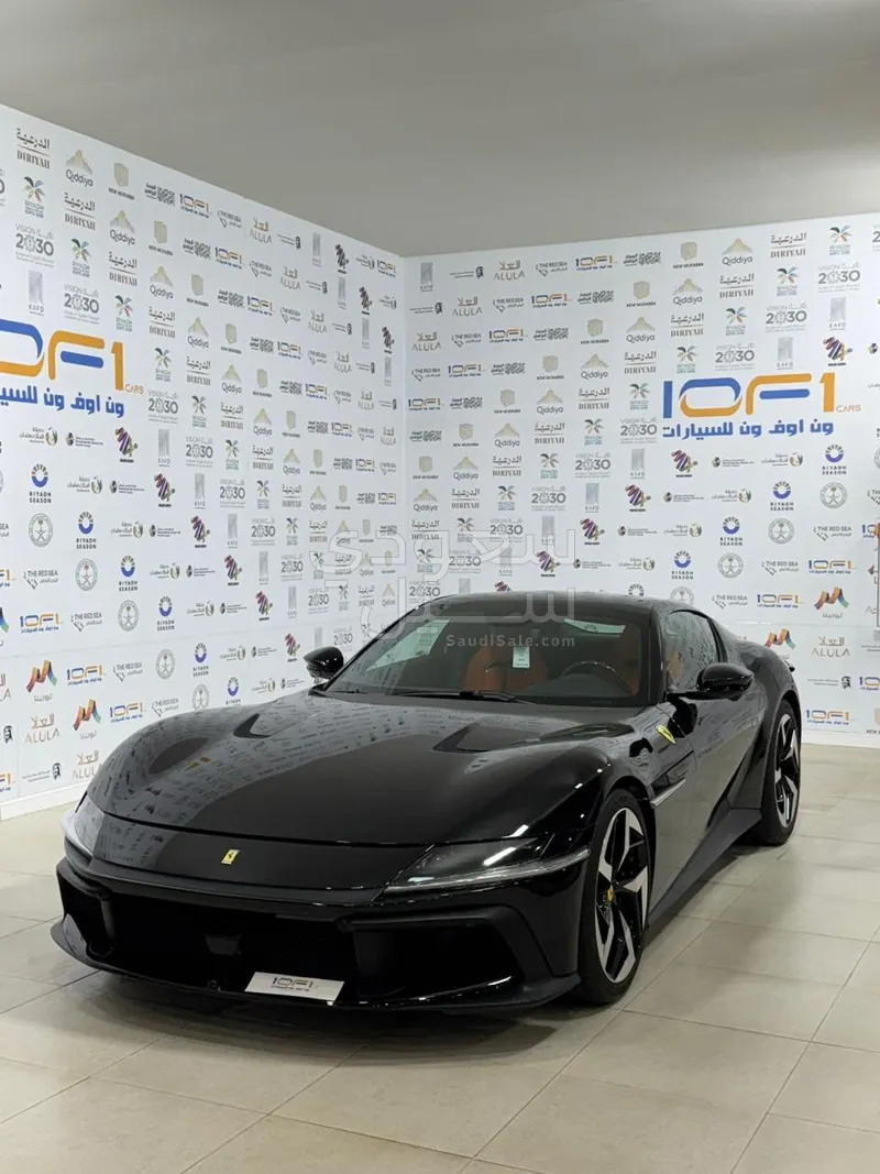 2025 فيراري 12 سيليندر