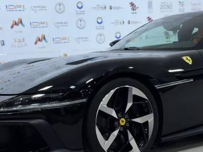 2025 فيراري 12 سيليندر