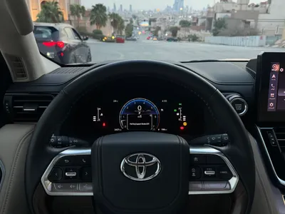 2025 تويوتا لاند كروزر جي اكس ار