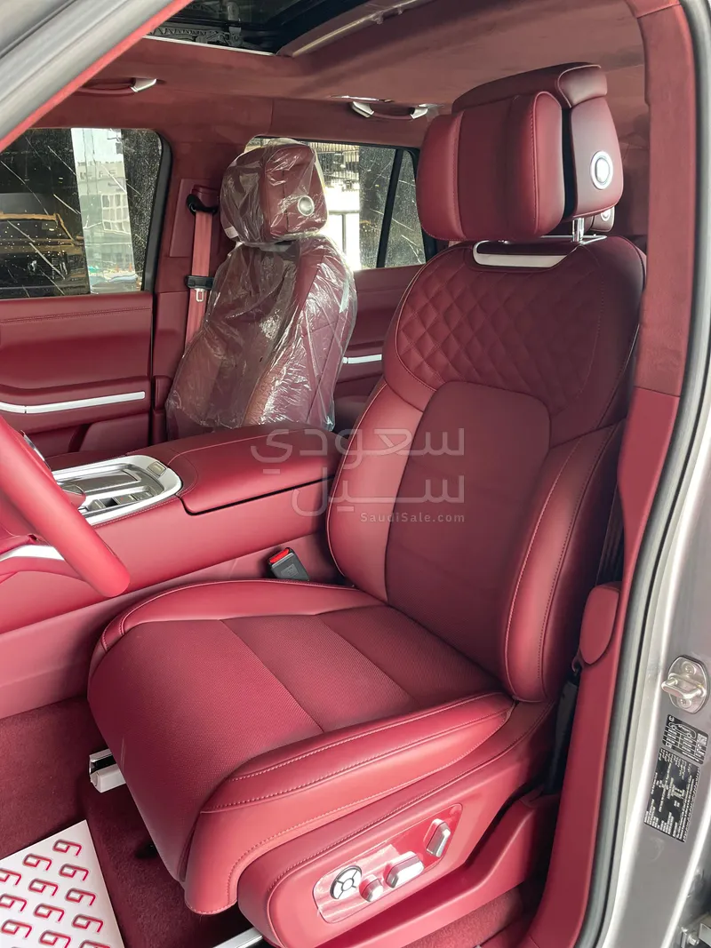 2027 تانك 700