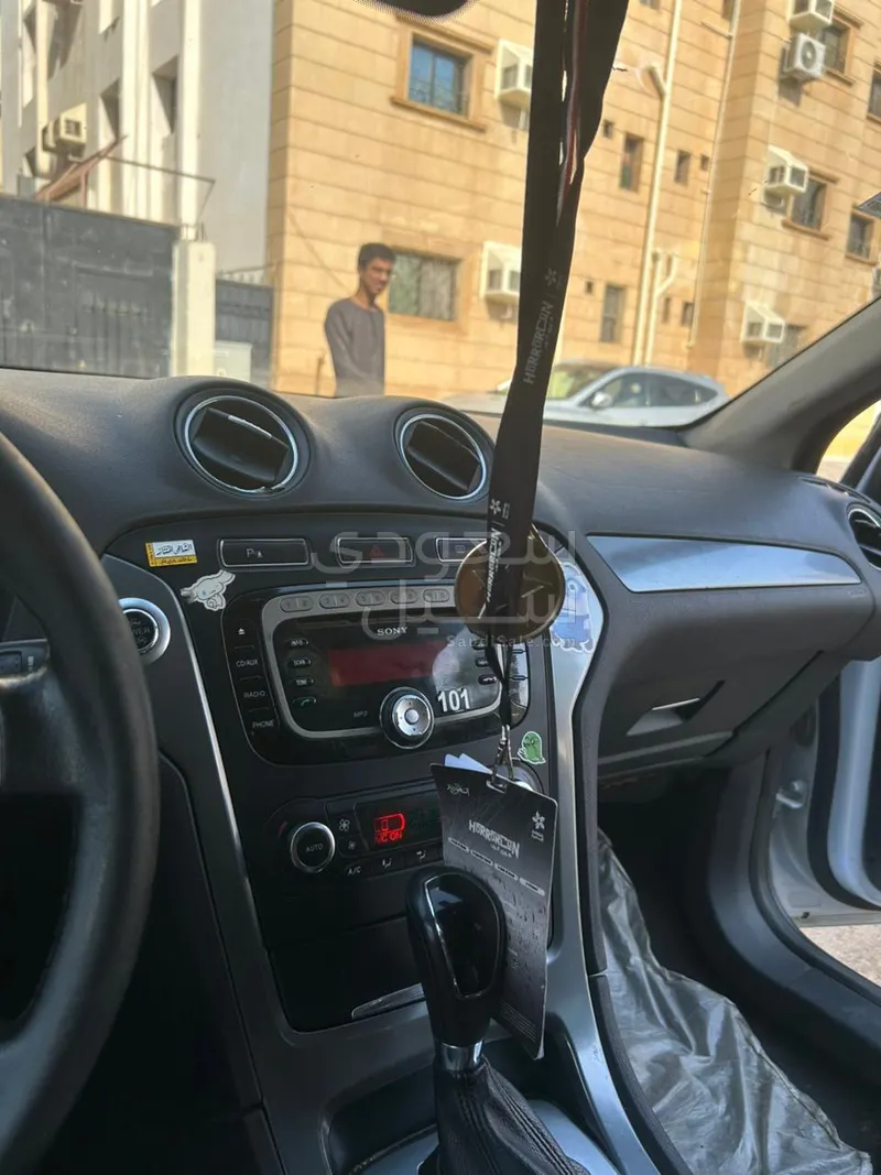 2014 فورد مونديو