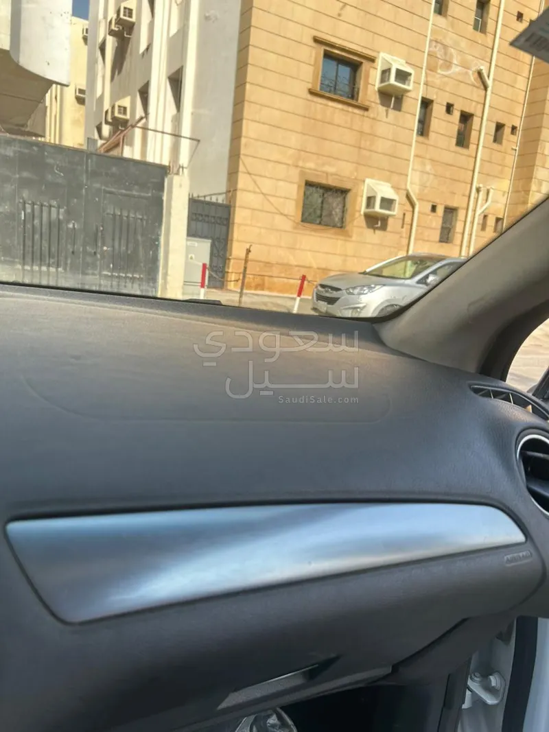 2014 فورد مونديو