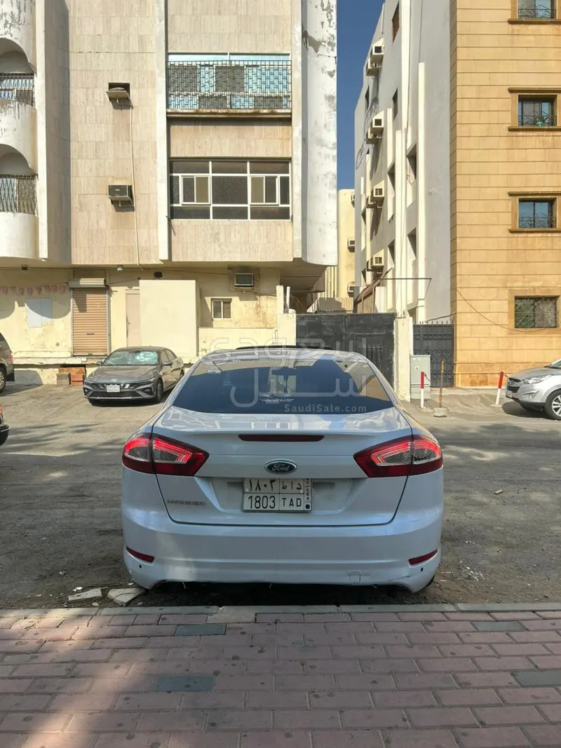 2014 فورد مونديو