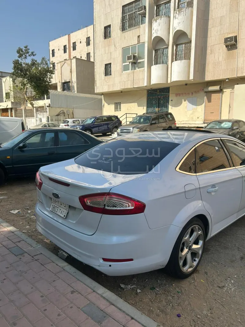 2014 فورد مونديو