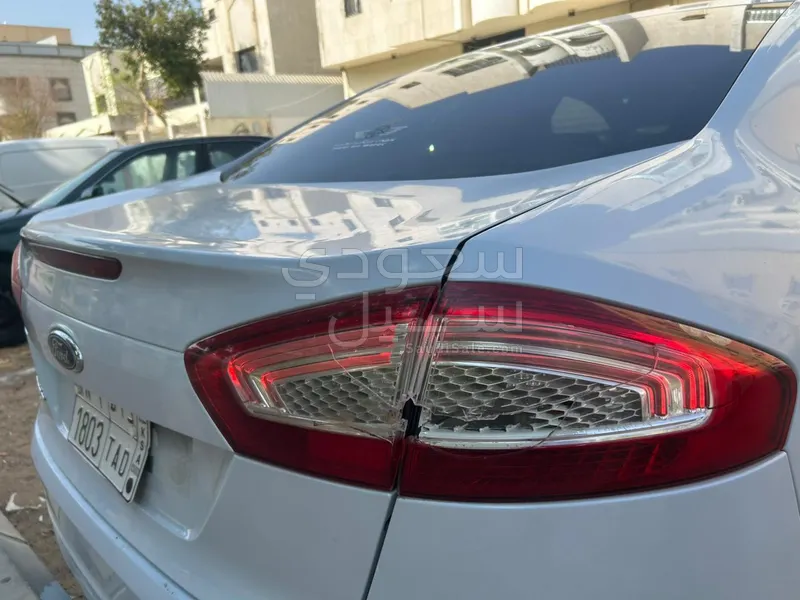 2014 فورد مونديو