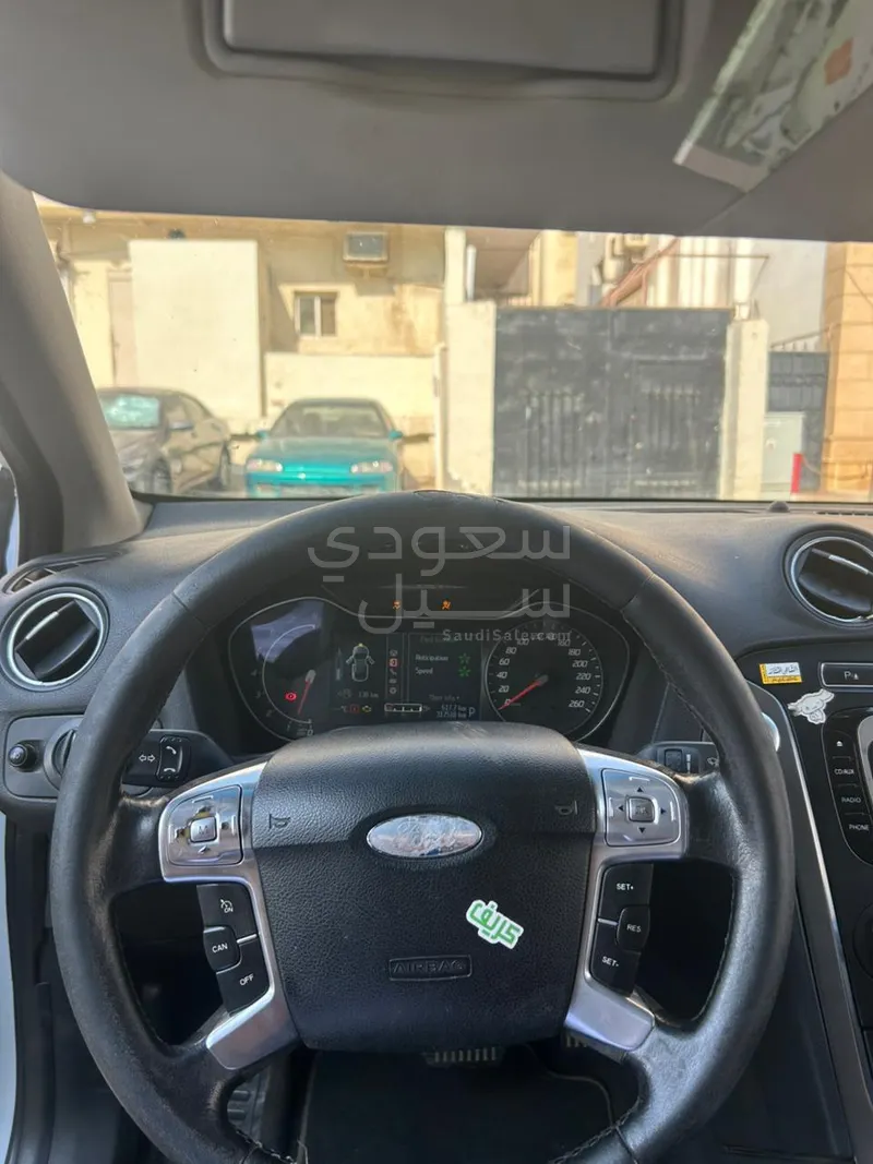2014 فورد مونديو