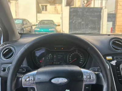 2014 فورد مونديو