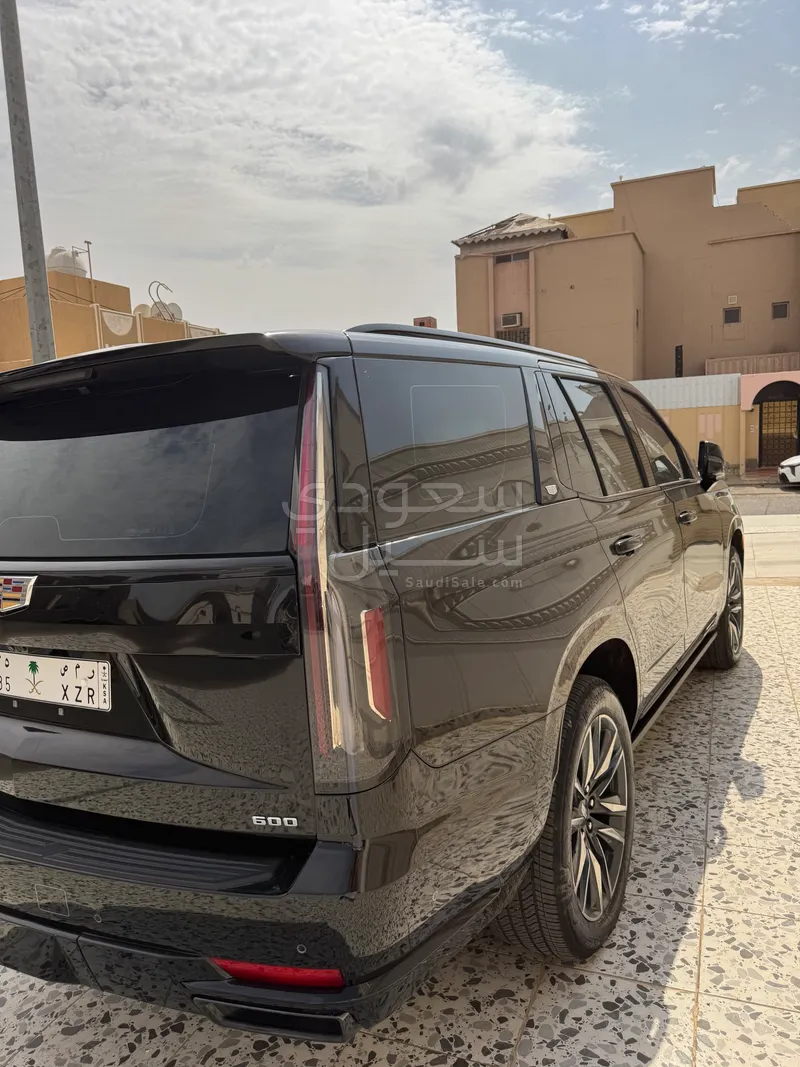 2024 كاديلاك اسكاليد سبورت