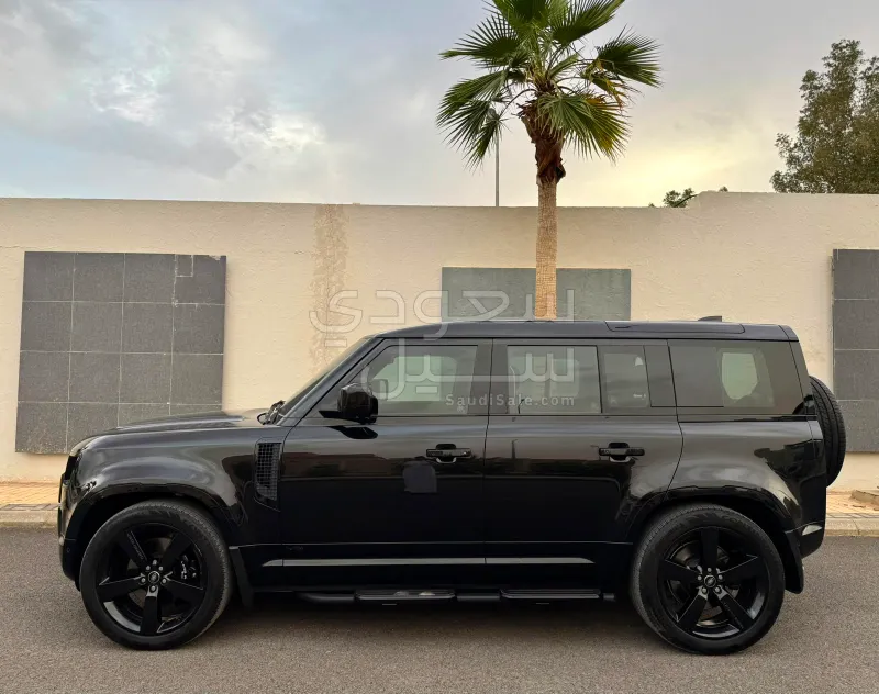 2025 لاند روفر ديفيندر V8 P525 ادشن