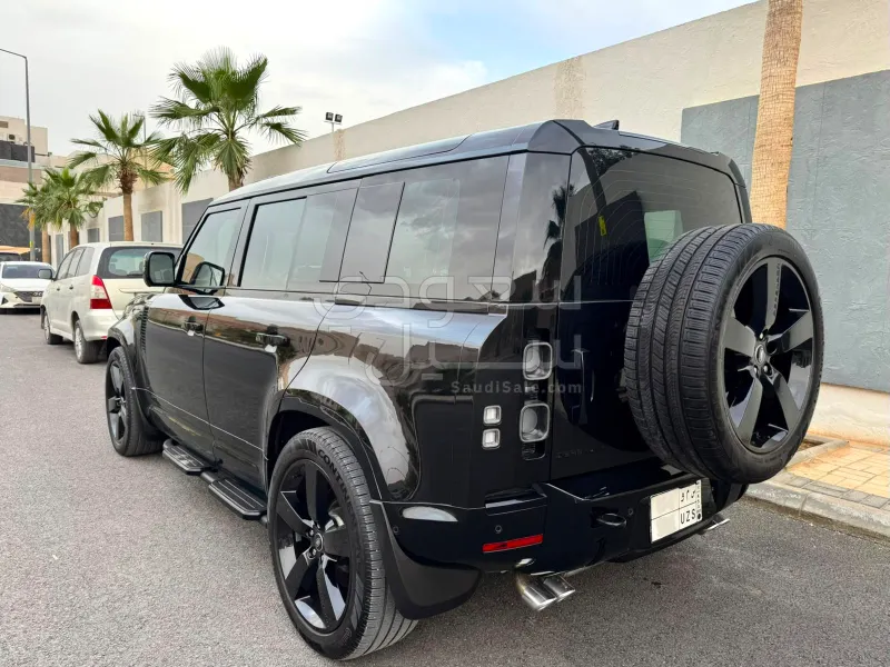 2025 لاند روفر ديفيندر V8 P525 ادشن