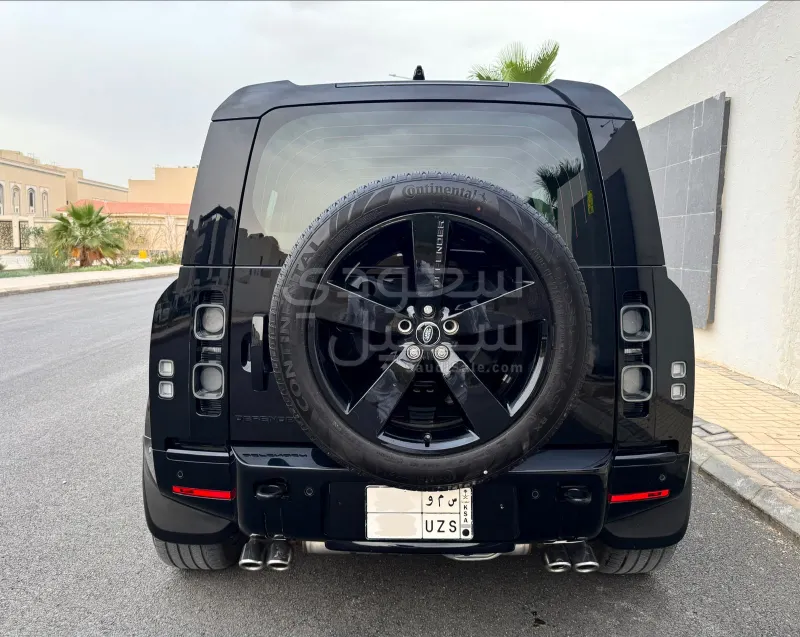 2025 لاند روفر ديفيندر V8 P525 ادشن