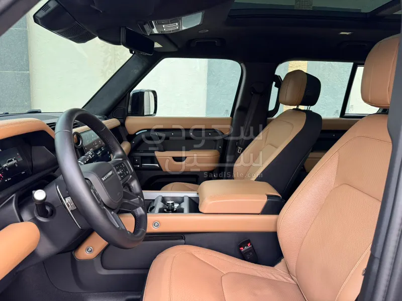 2025 لاند روفر ديفيندر V8 P525 ادشن