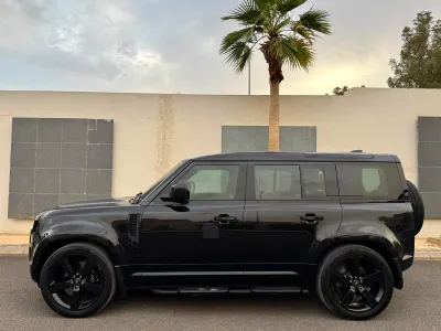 2025 لاند روفر ديفيندر V8 P525 ادشن