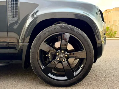 2025 لاند روفر ديفيندر V8 P525 ادشن