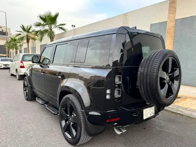 2025 لاند روفر ديفيندر V8 P525 ادشن