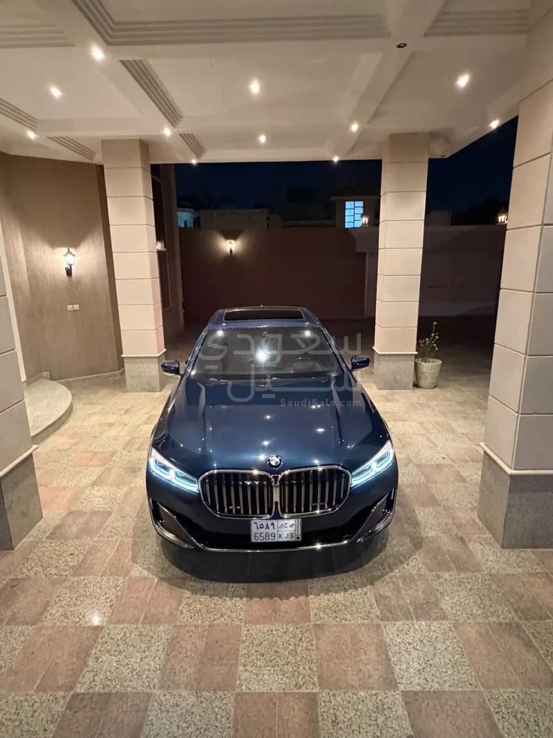 2021 بي ام دبليو الفئة السابعة 730 إل أي