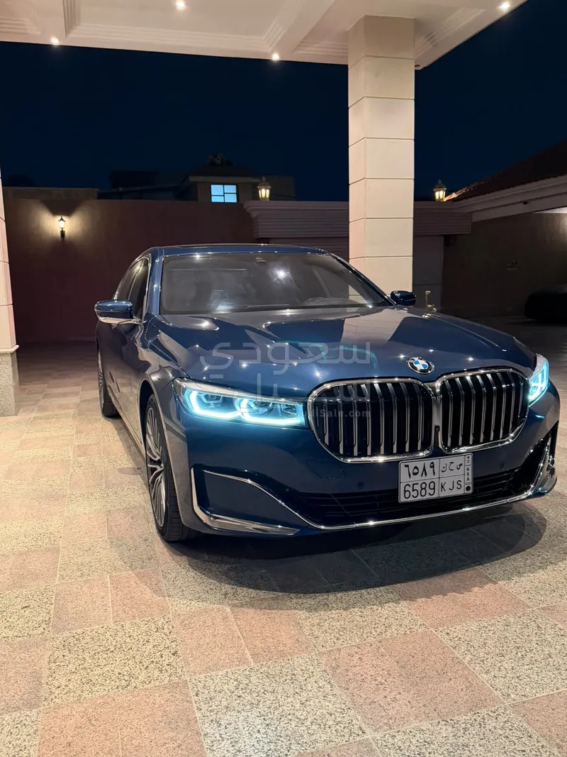 2021 بي ام دبليو الفئة السابعة 730 إل أي