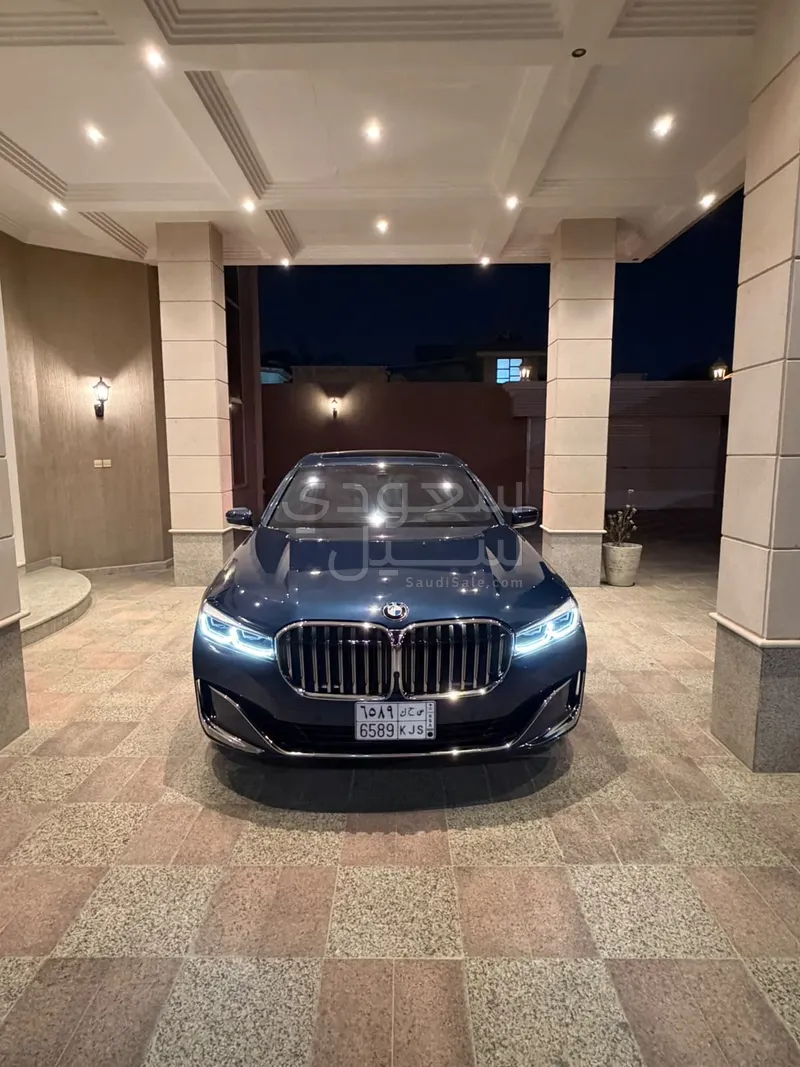 2021 بي ام دبليو الفئة السابعة 730 إل أي