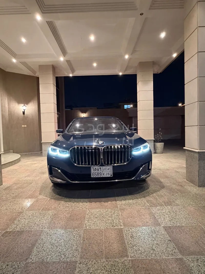 2021 بي ام دبليو الفئة السابعة 730 إل أي