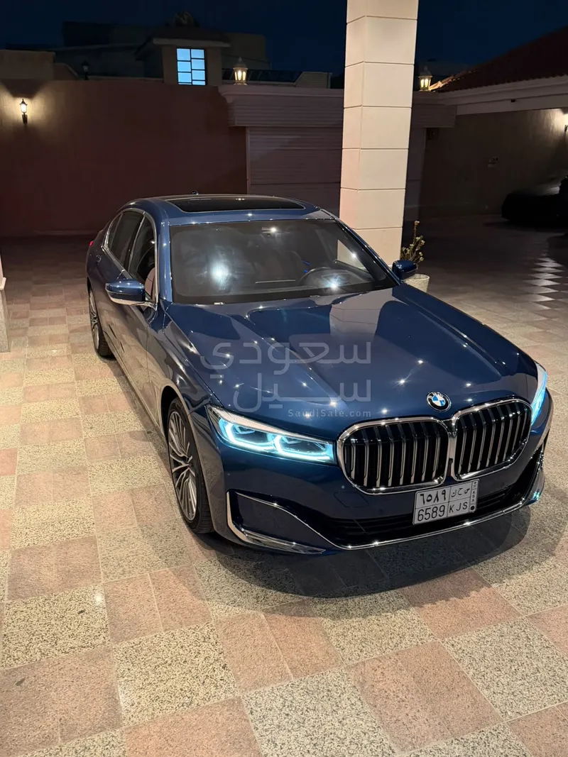 2021 بي ام دبليو الفئة السابعة 730 إل أي