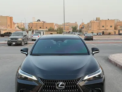 2025 لكزس إن إكس 350