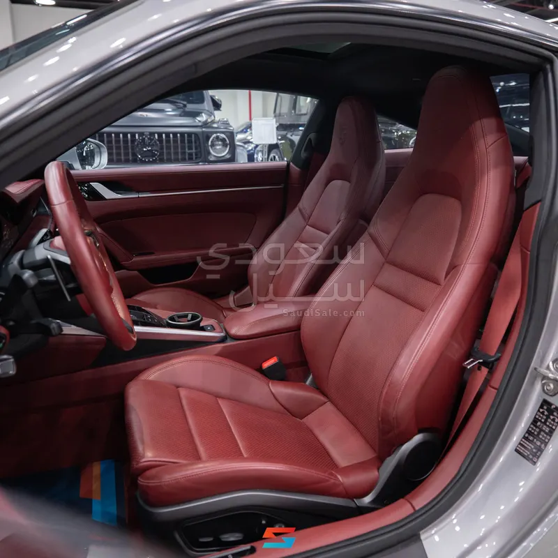 2020 بورش 911 كاريرا