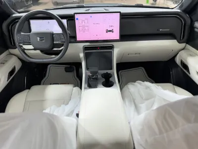2027 روكس 01