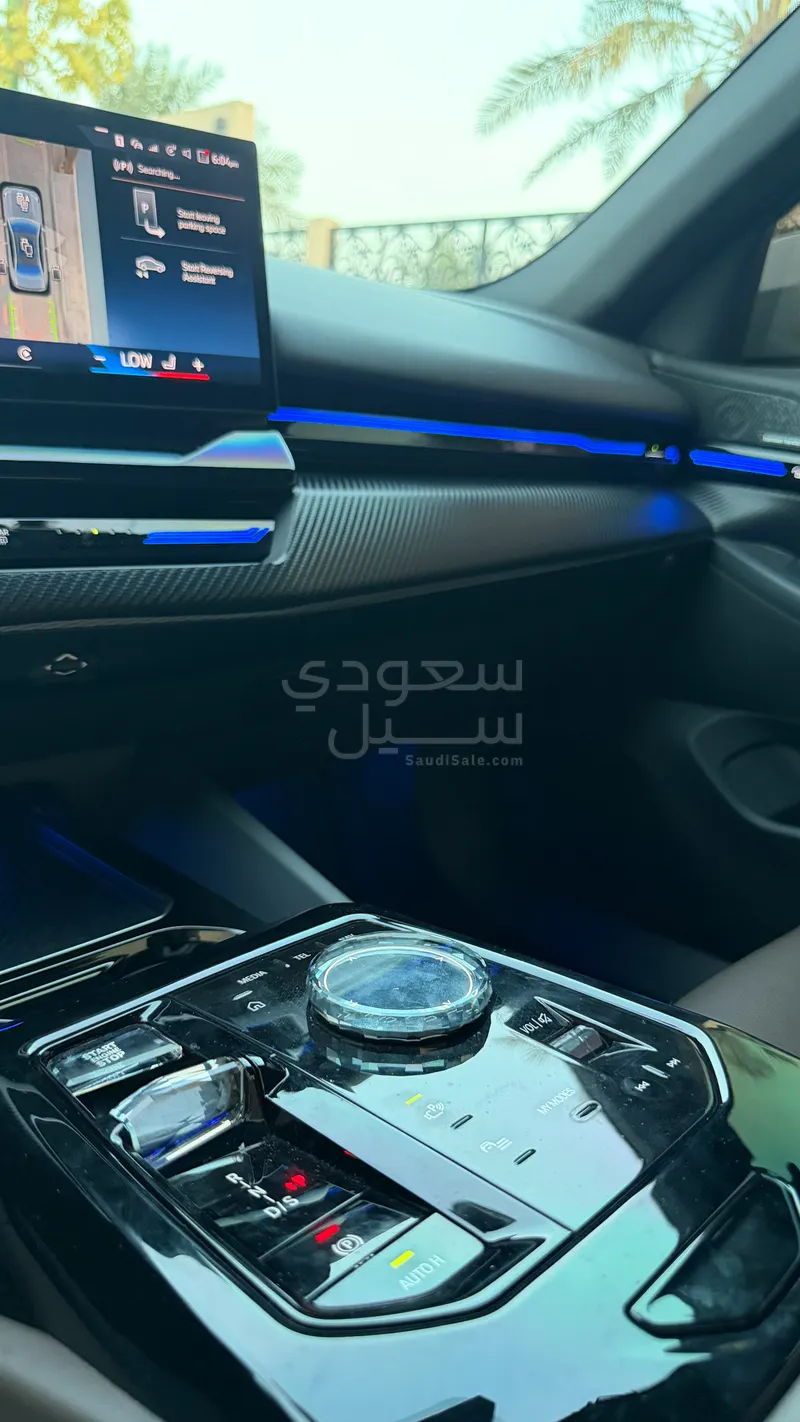 2024 بي ام دبليو الفئة الخامسة 520 أي