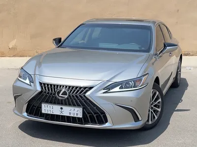 2025 لكزس إي إس 300 هايبرد