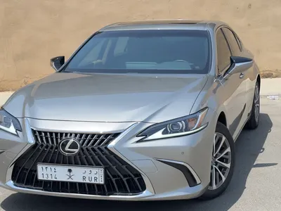 2025 لكزس إي إس 300 هايبرد