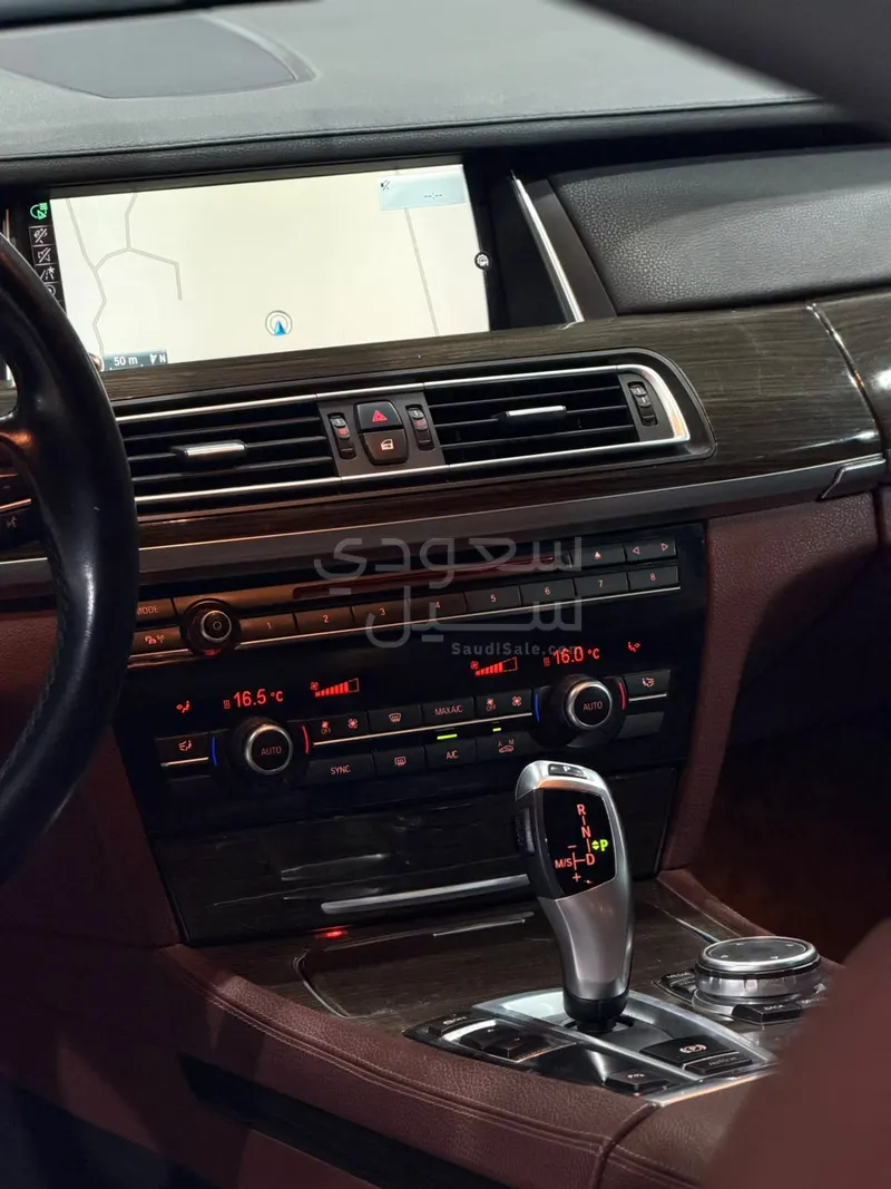 2015 بي ام دبليو الفئة السابعة 730 إل أي