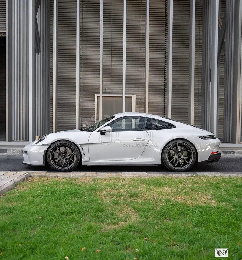 2024 بورش 911 اس تي