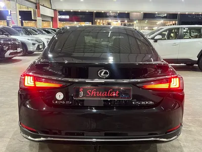 2025 لكزس إي إس 300 هايبرد