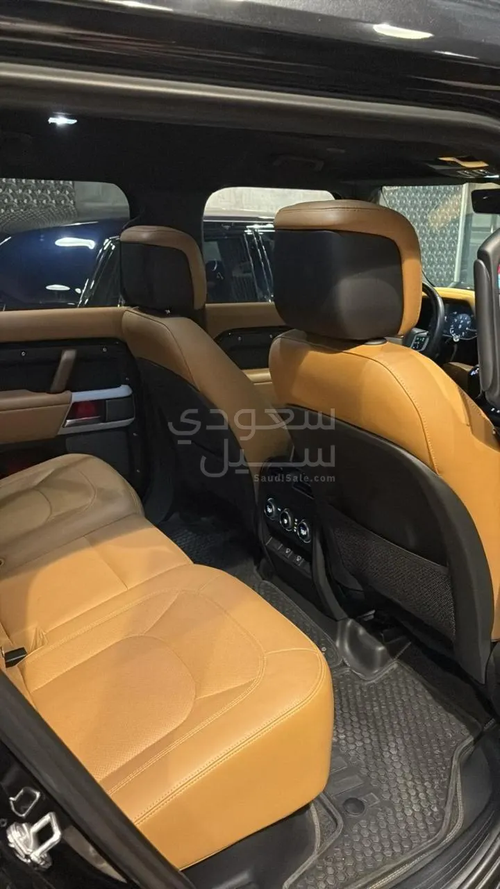 2024 لاند روفر ديفيندر 110 اتش اس اي