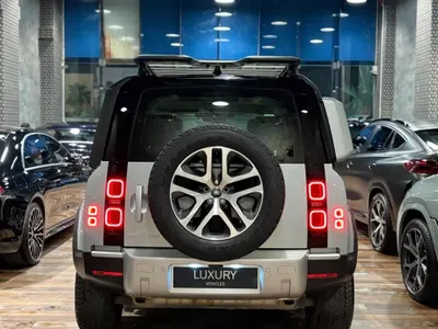 2024 لاند روفر ديفيندر 110 اتش اس اي