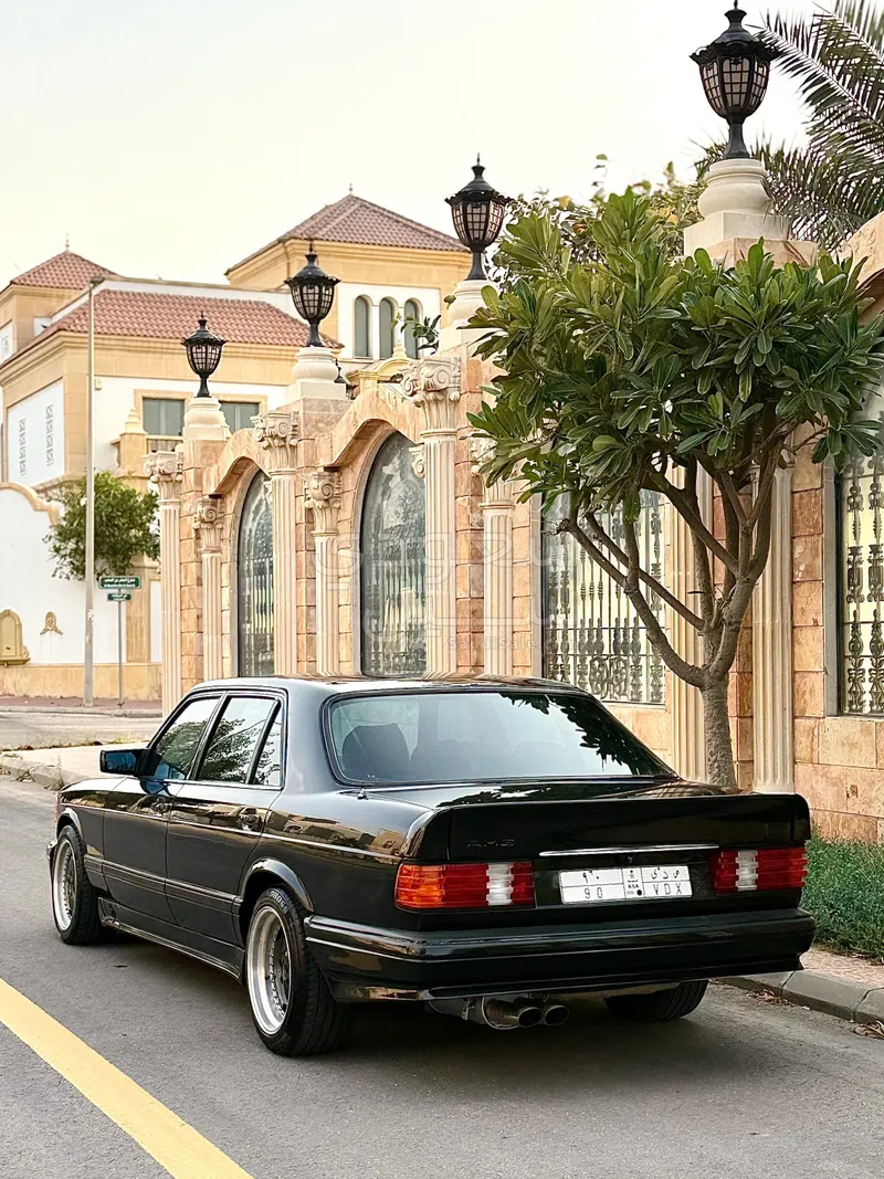 1990 مرسيدس - بنز إس إي إل 560