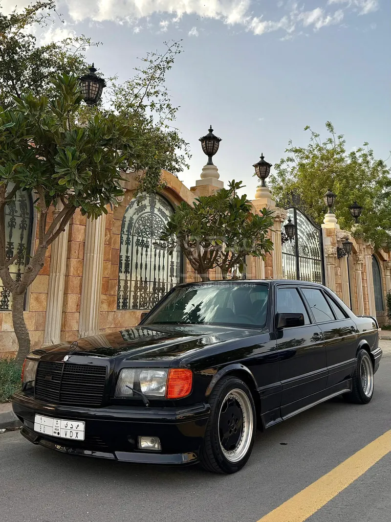 1990 مرسيدس - بنز إس إي إل 560