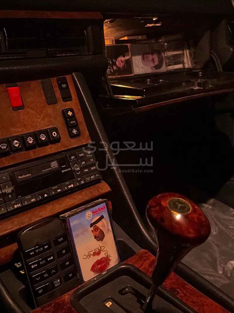 1990 مرسيدس - بنز إس إي إل 560