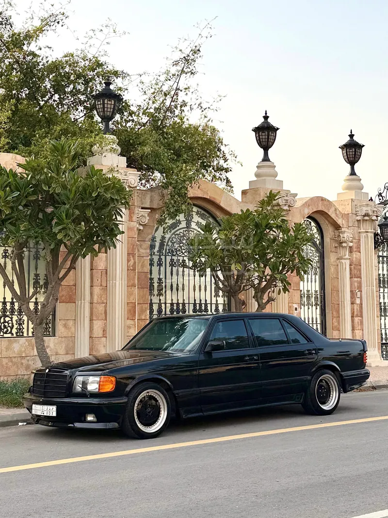 1990 مرسيدس - بنز إس إي إل 560