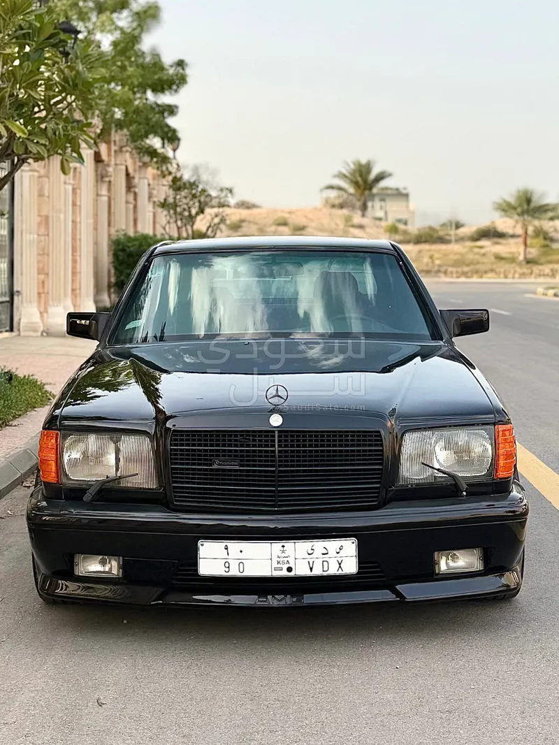 1990 مرسيدس - بنز إس إي إل 560