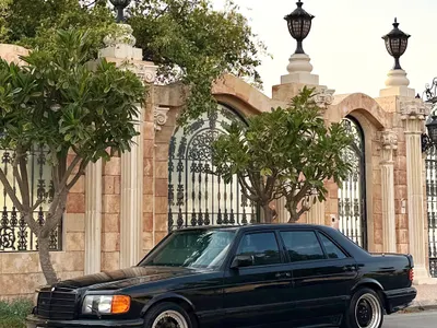 1990 مرسيدس - بنز إس إي إل 560