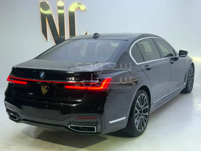 2020 بي ام دبليو الفئة السابعة 730 إل أي