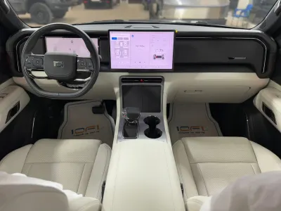 2027 روكس 01