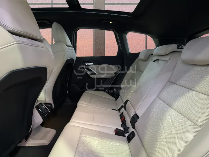 2025 بي ام دبليو الفئة اكس 1