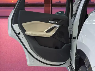 2025 بي ام دبليو الفئة اكس 1