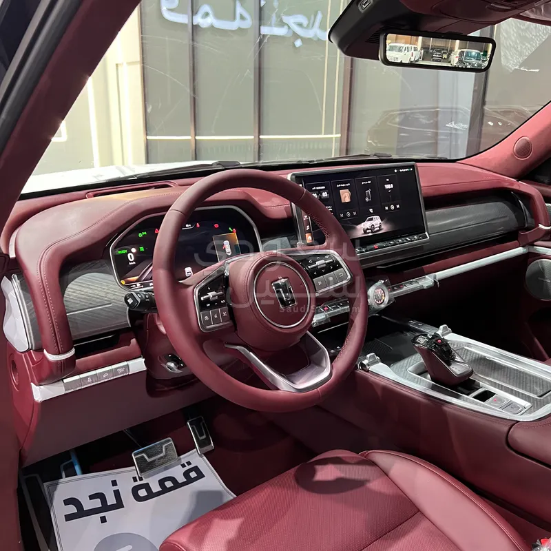 2027 تانك 500