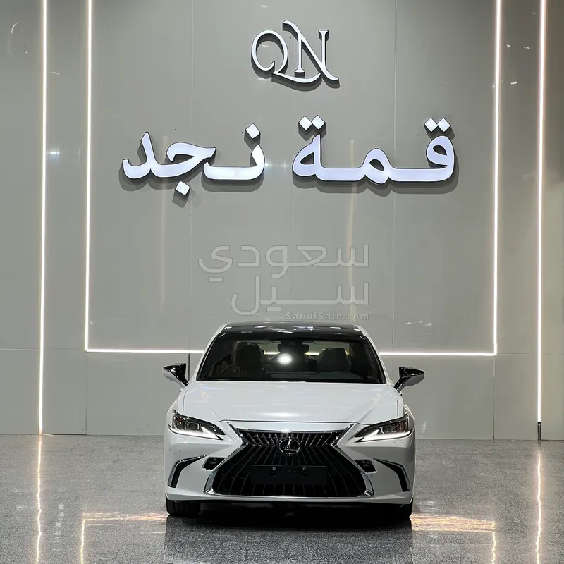 2025 لكزس إي إس 350
